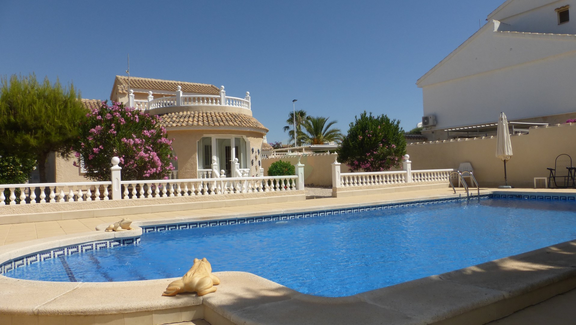 Detached villa for sale