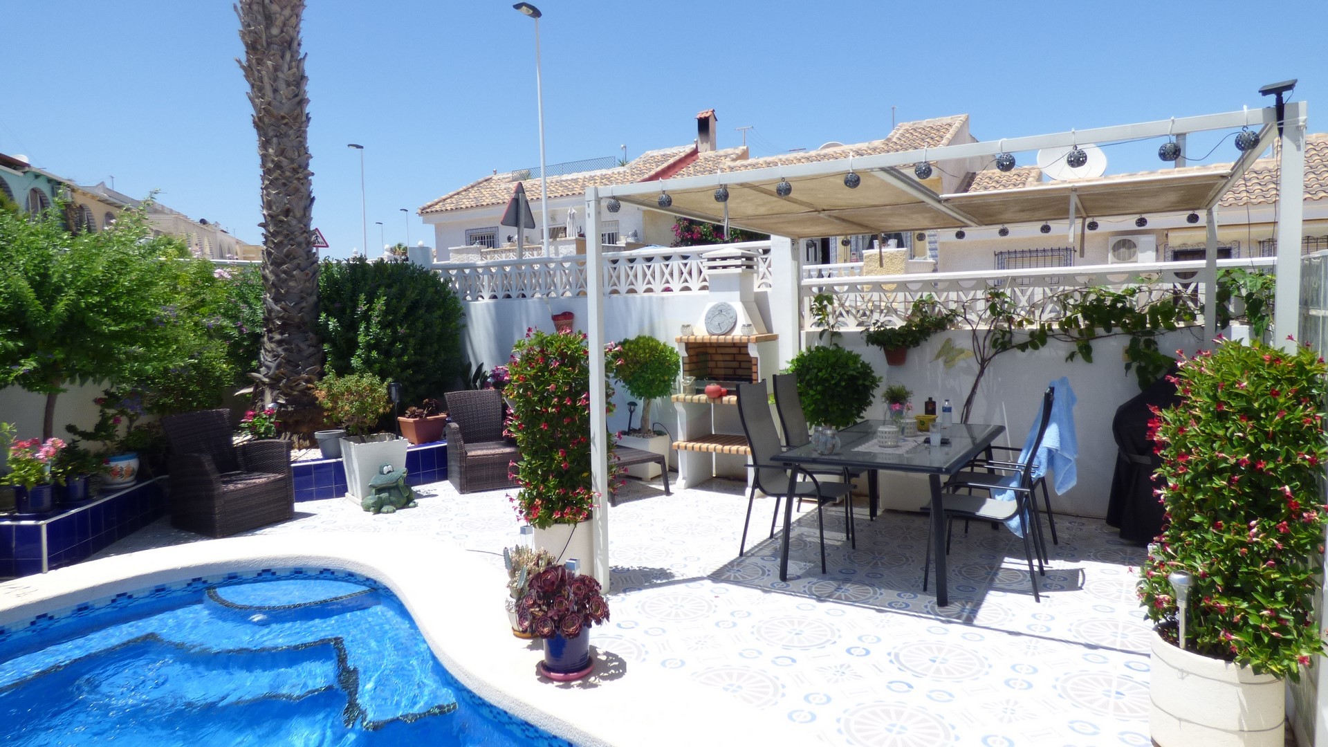 2 Bedroom Semi-Detached Villa For Sale