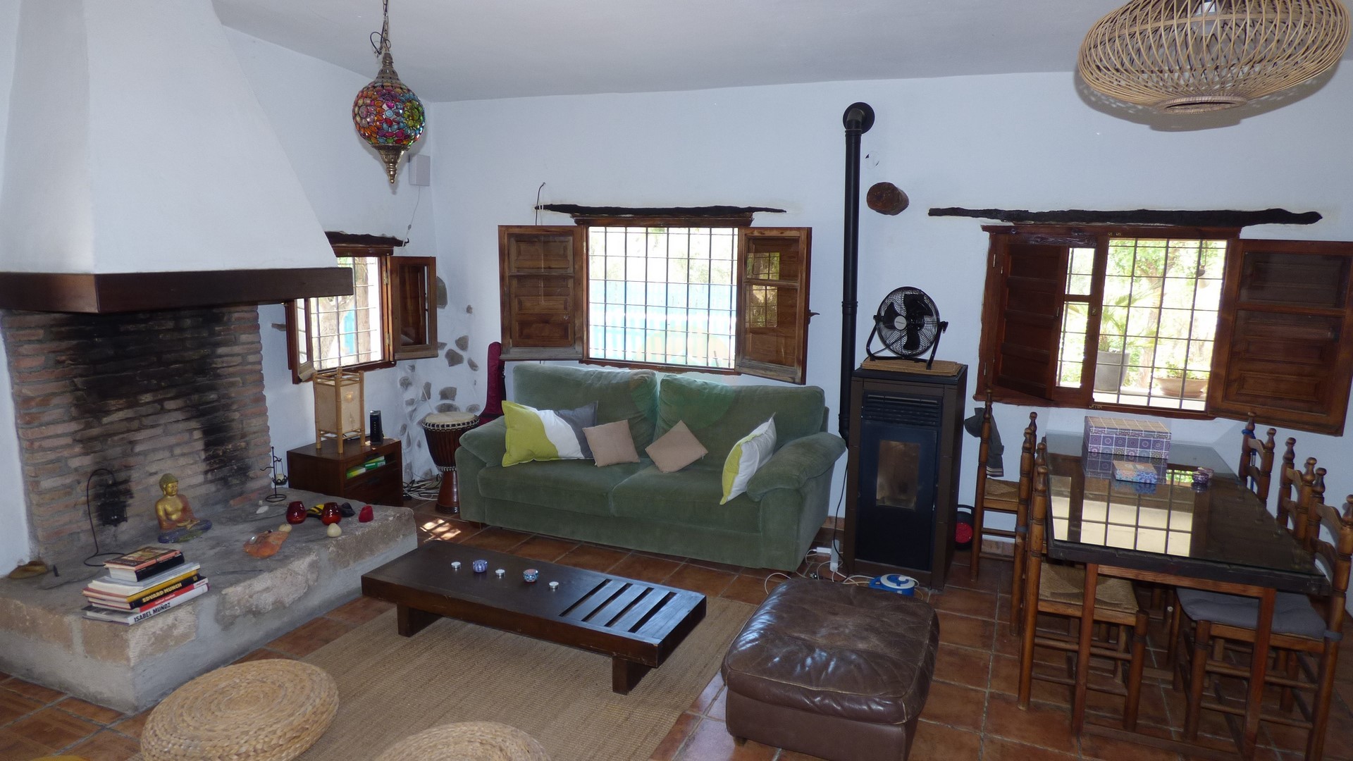 3 Bedroom Country house For Sale