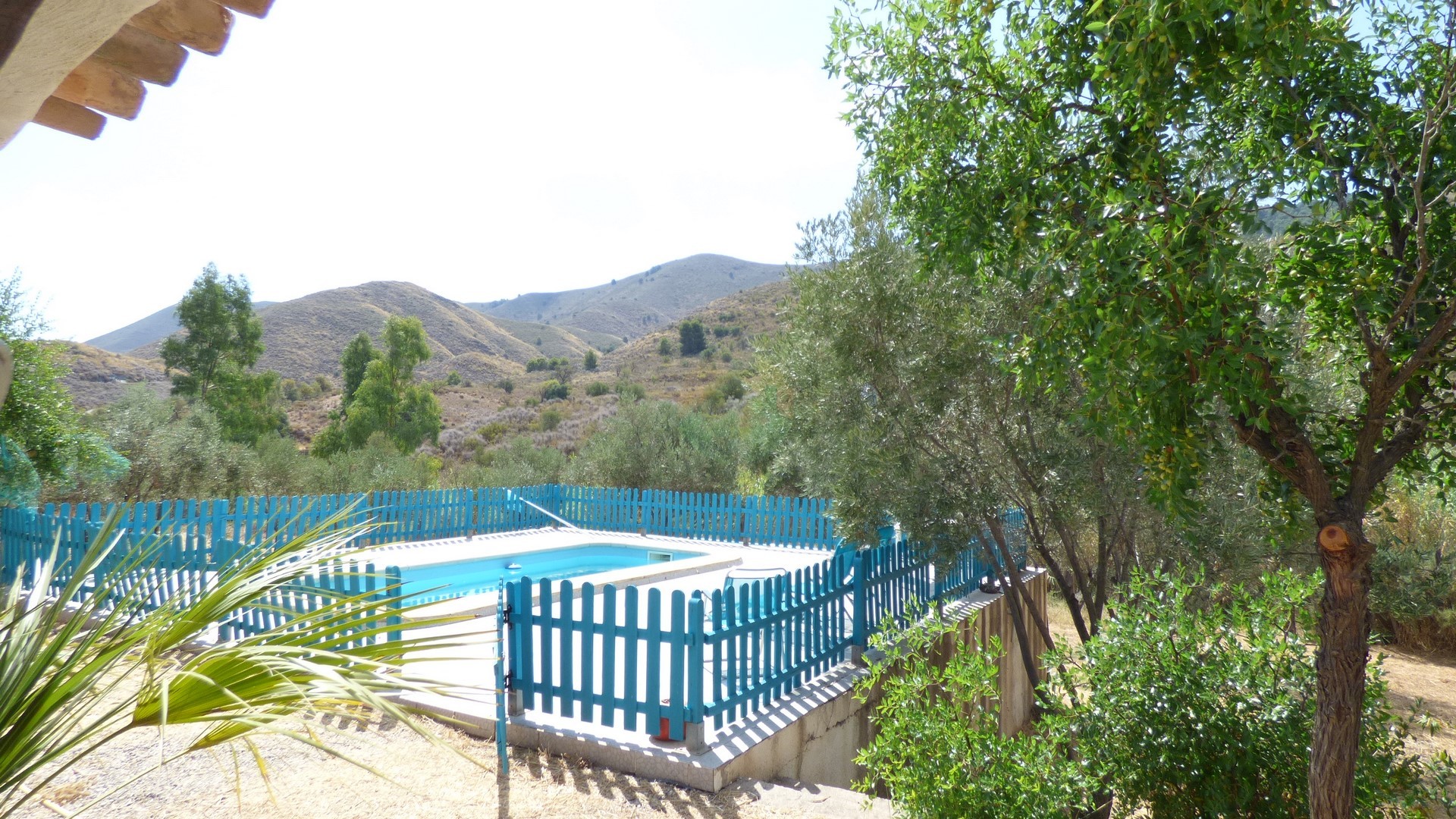 3 Bedroom Country house For Sale