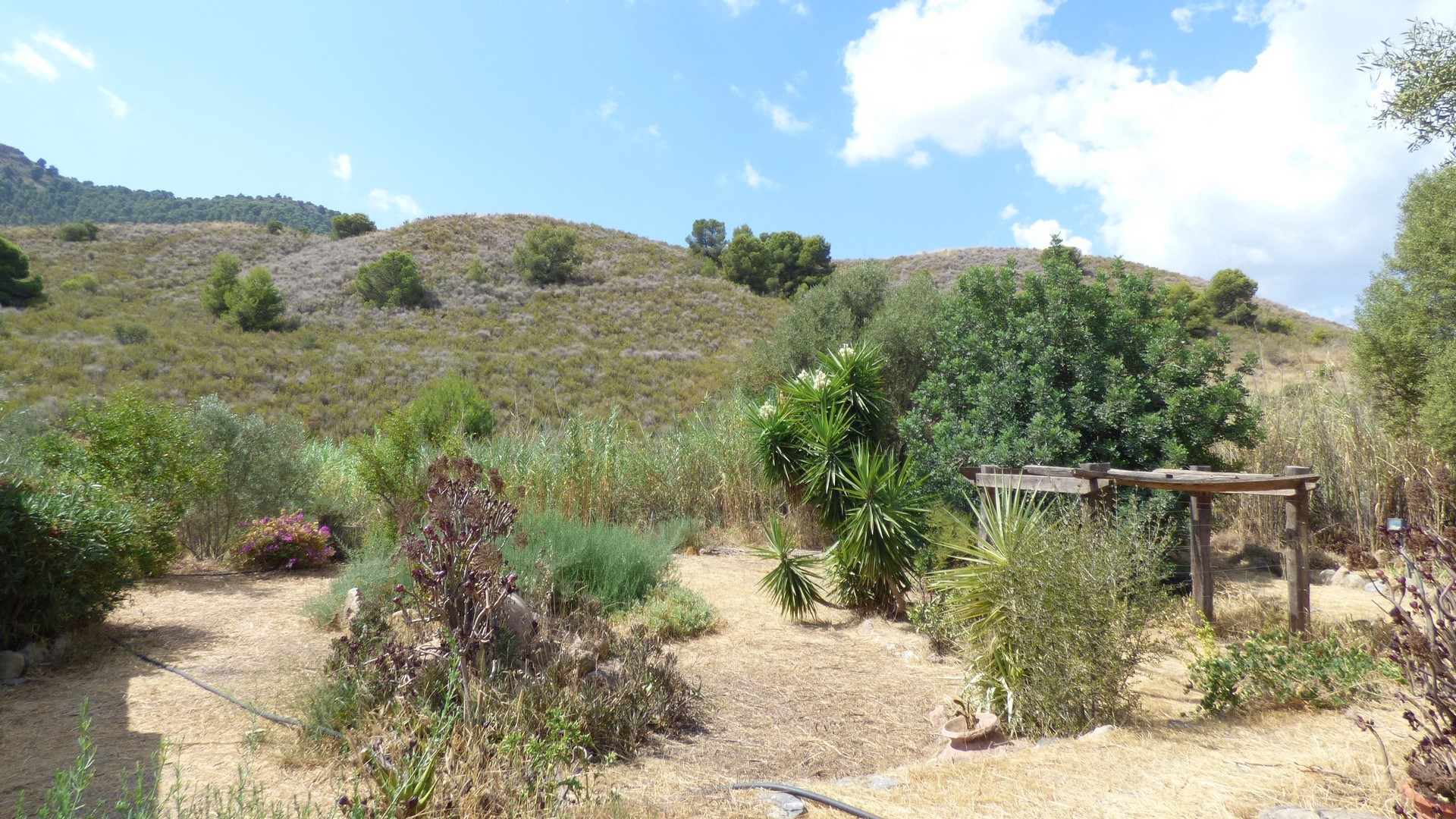 3 Bedroom Country house For Sale