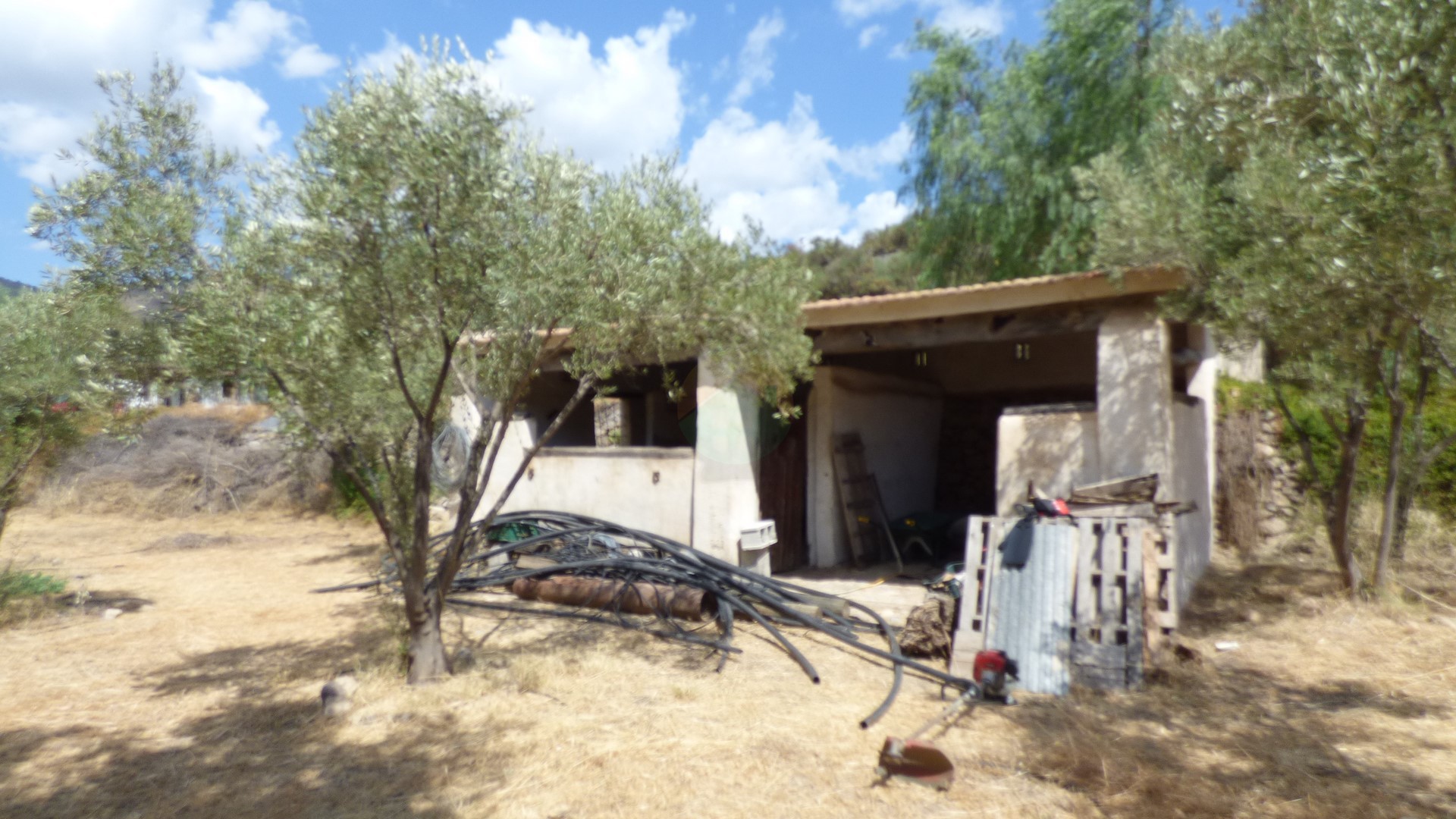 3 Bedroom Country house For Sale