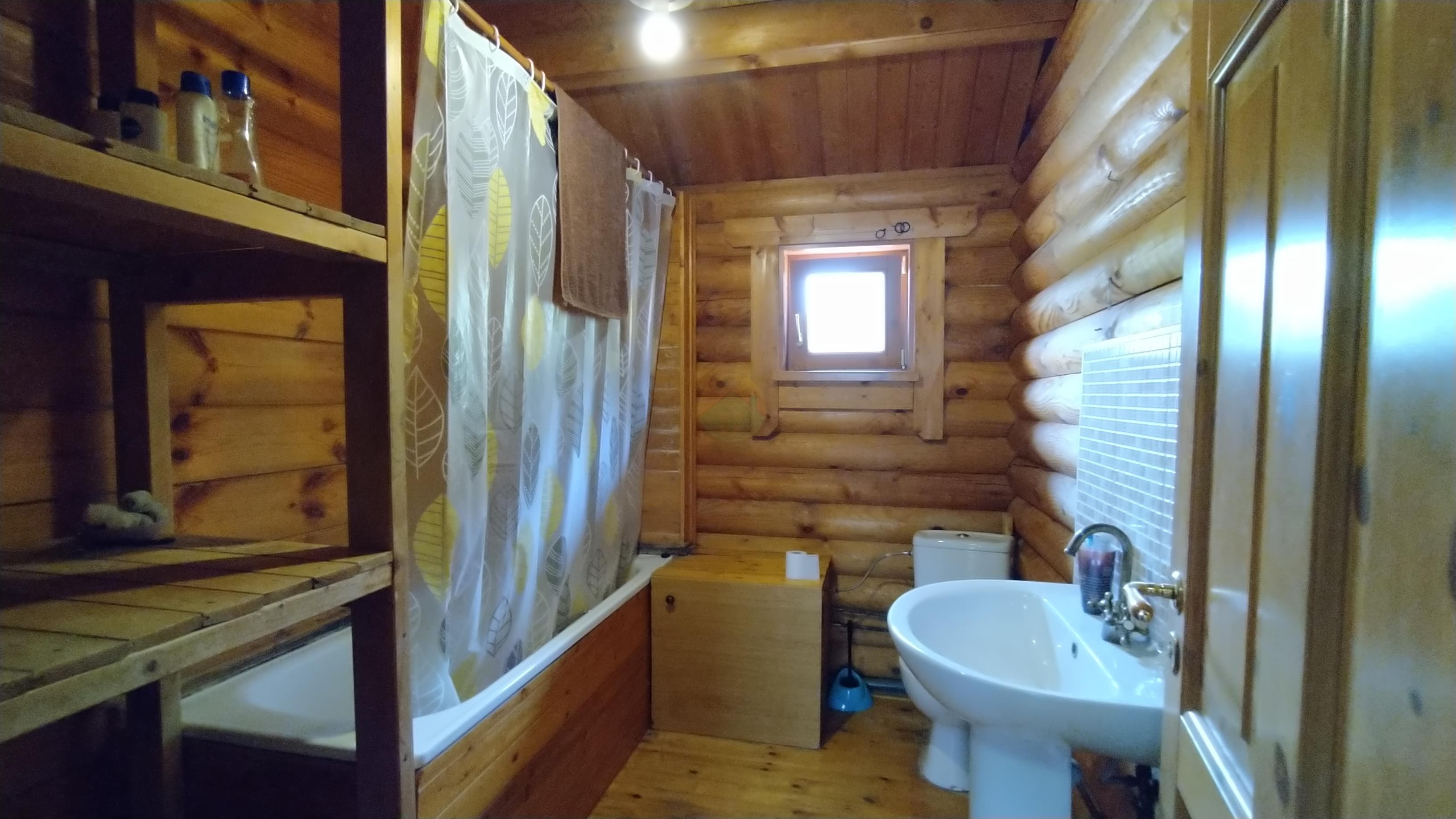 2 Bedroom Log Cabin For Sale