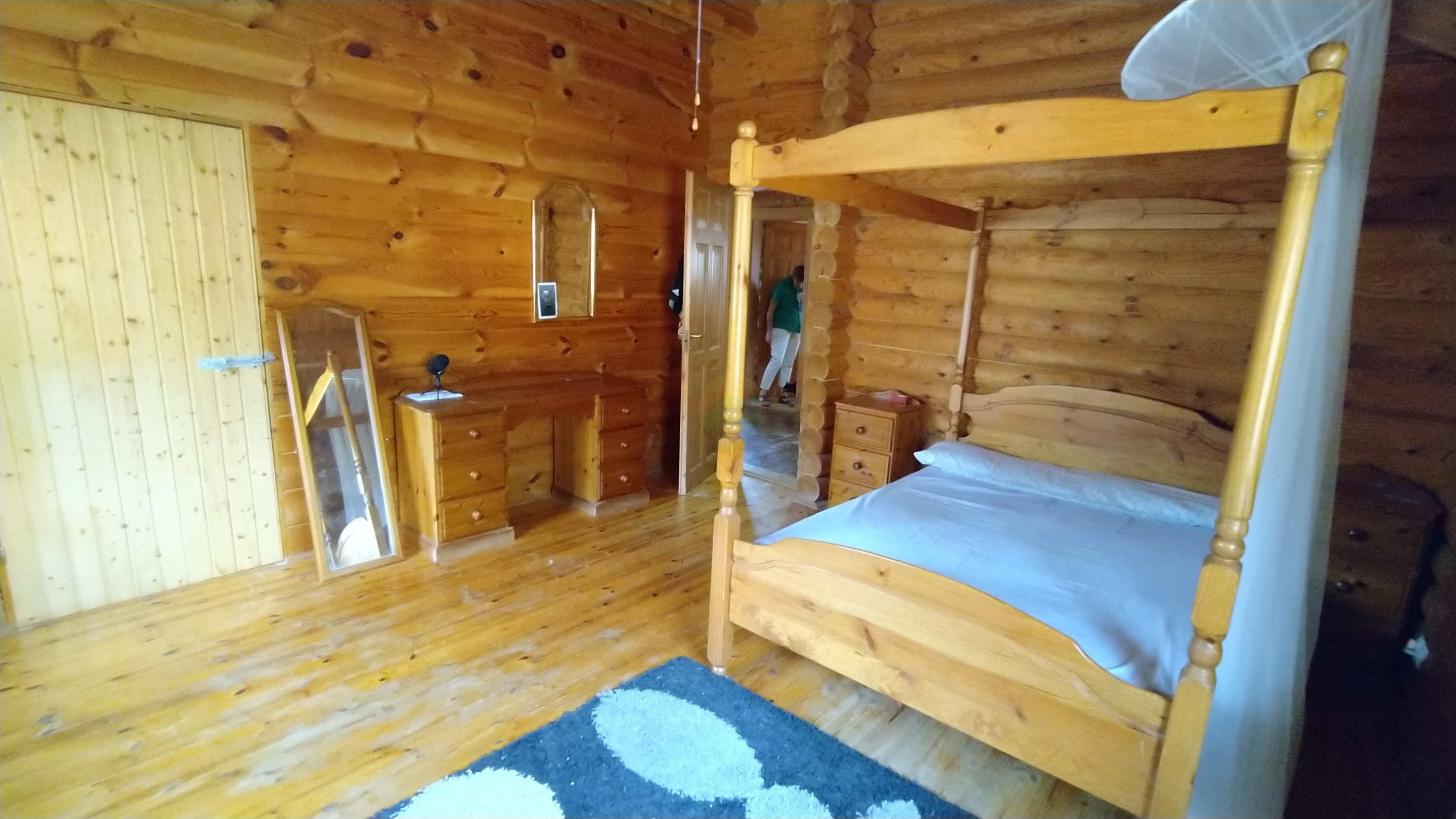 2 Bedroom Log Cabin For Sale