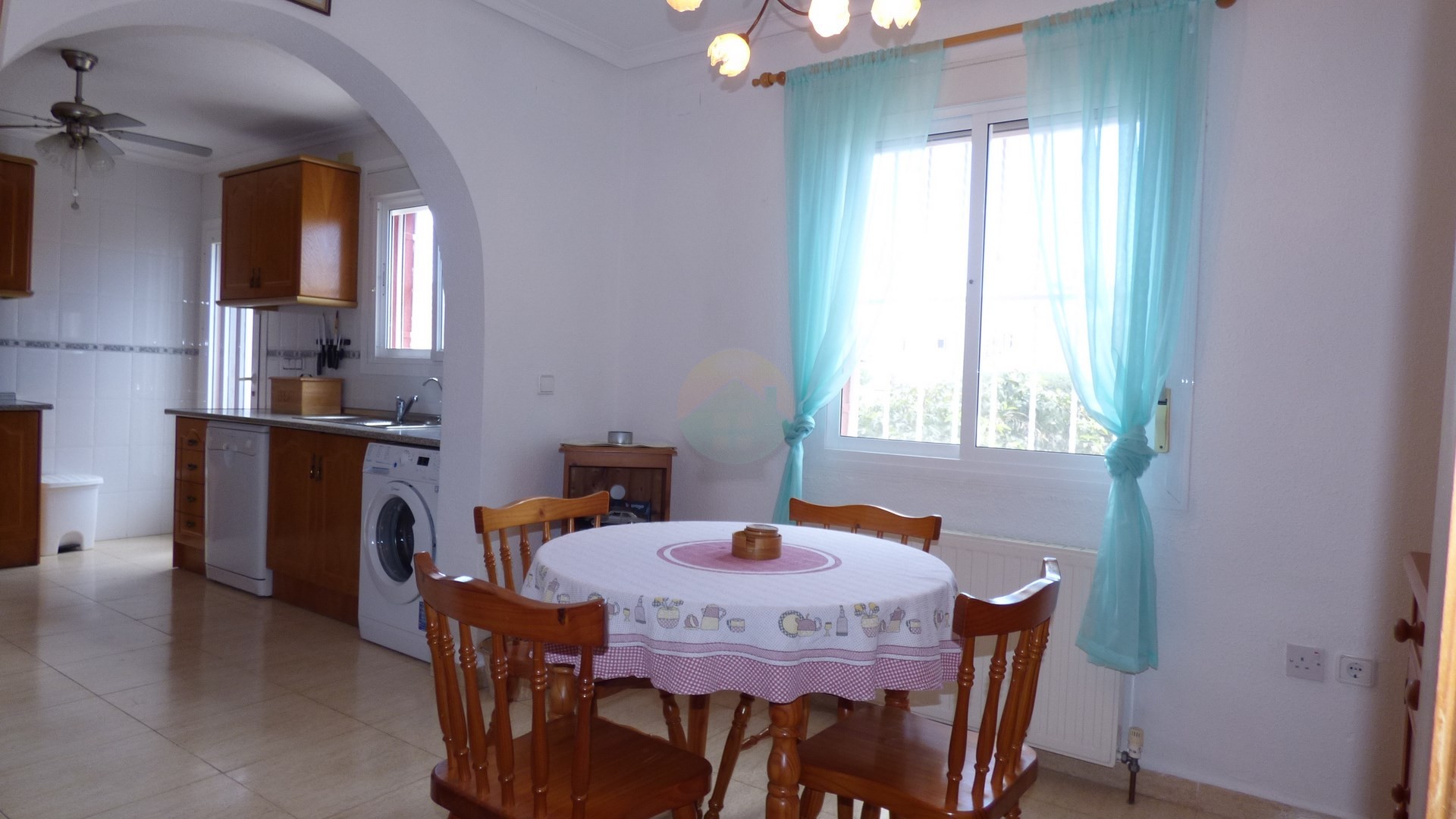 6 Bedroom Detached For Sale