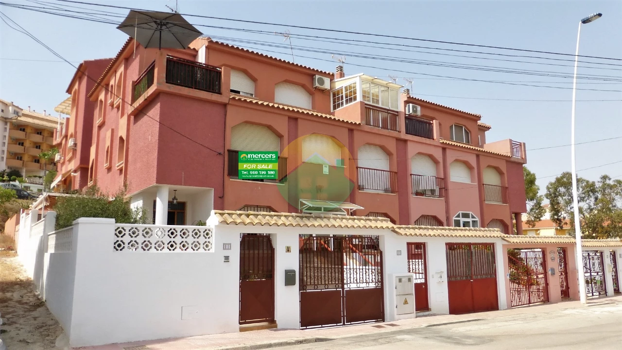 4 Bedroom Semi-Detached For Sale