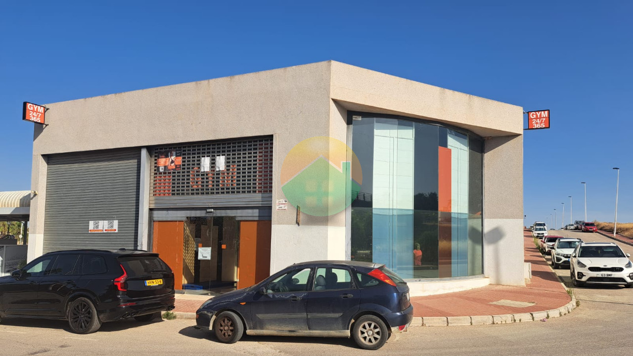 https://admin.mercerspropertyspain.com/upload/properties/com05-689474719d976.jpg