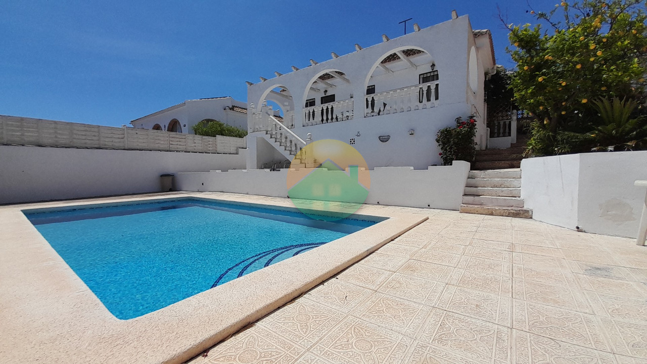 2 Bedroom Detached For Sale