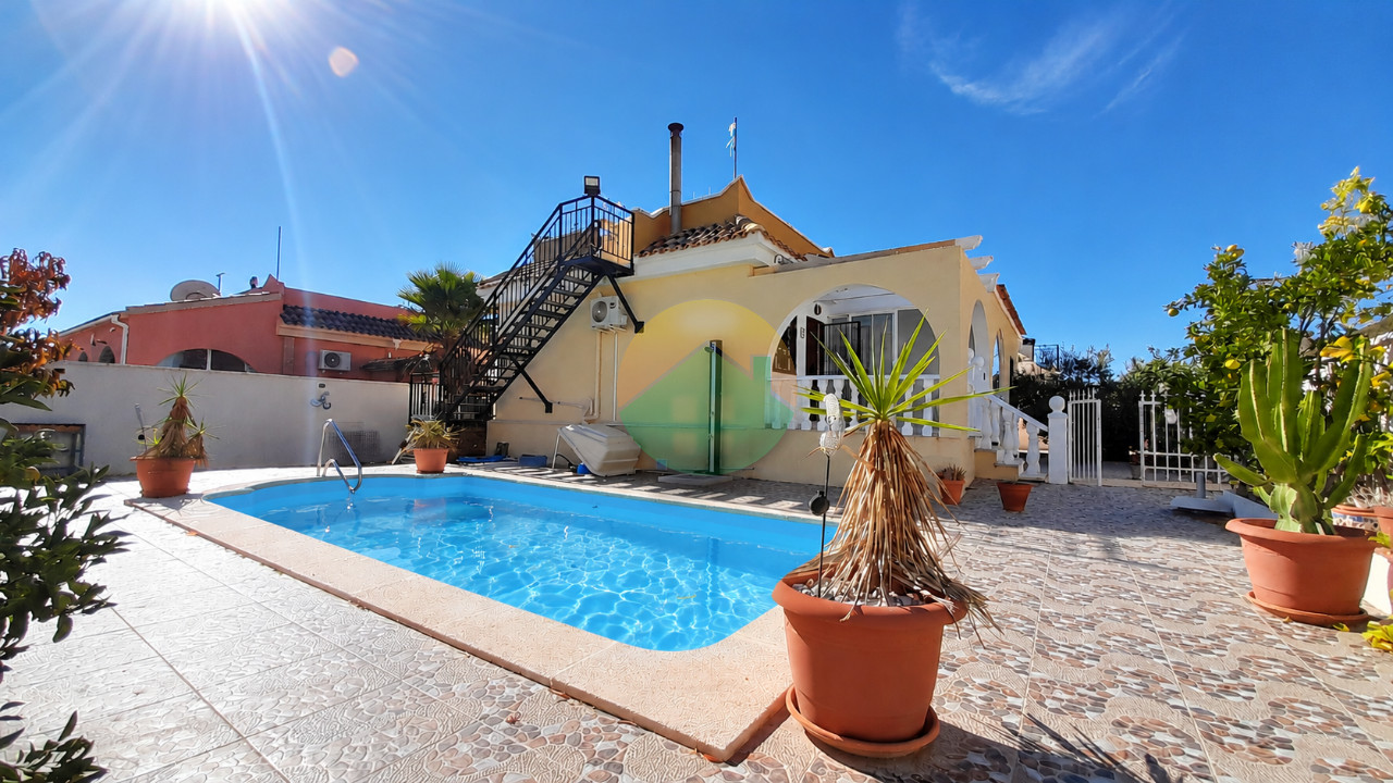 2 Bedroom Detached For sale