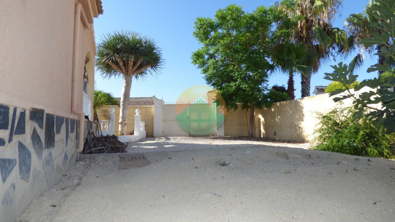 3 Bedroom Detached For Sale