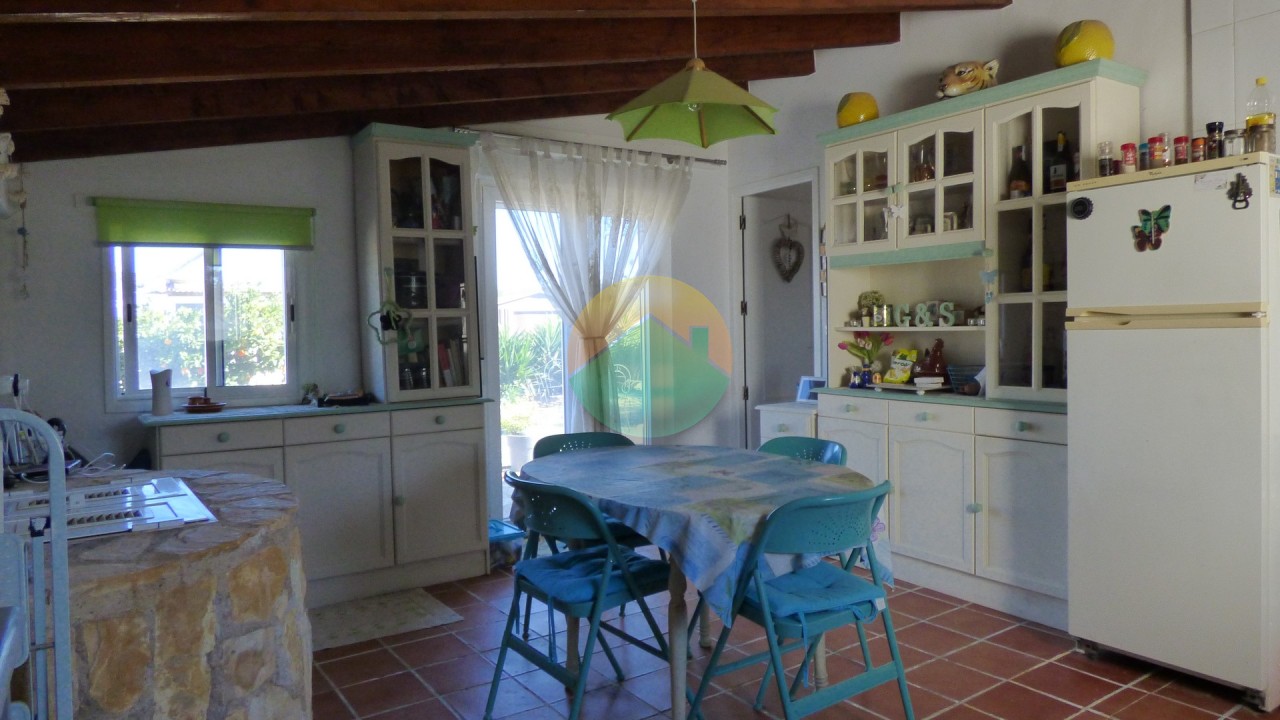 2 Bedroom Country house For Sale
