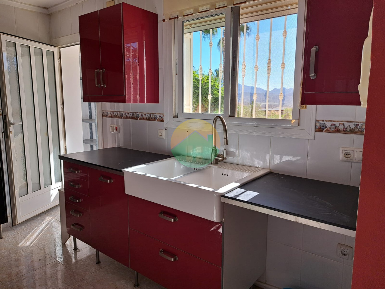 6 Bedroom Detached For Sale