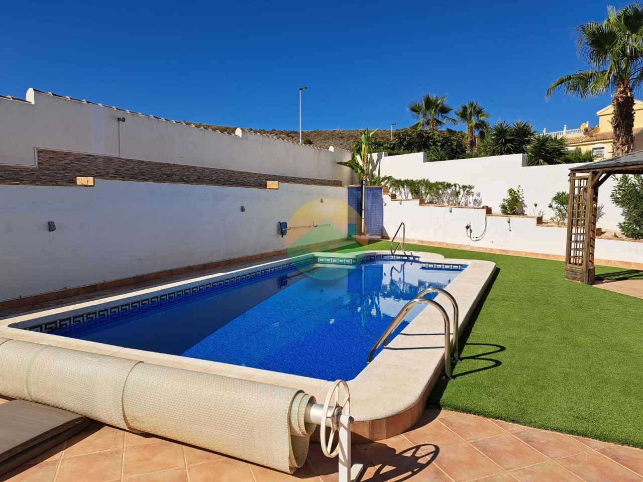 6 Bedroom Detached For Sale