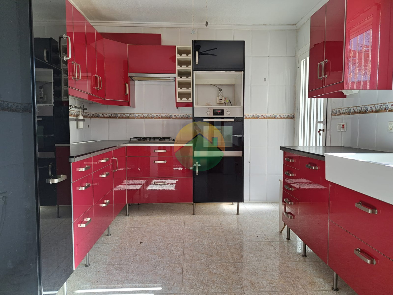6 Bedroom Detached For Sale