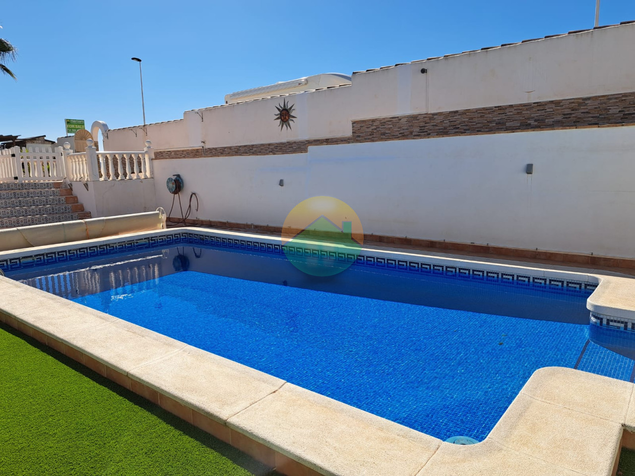 6 Bedroom Detached For Sale