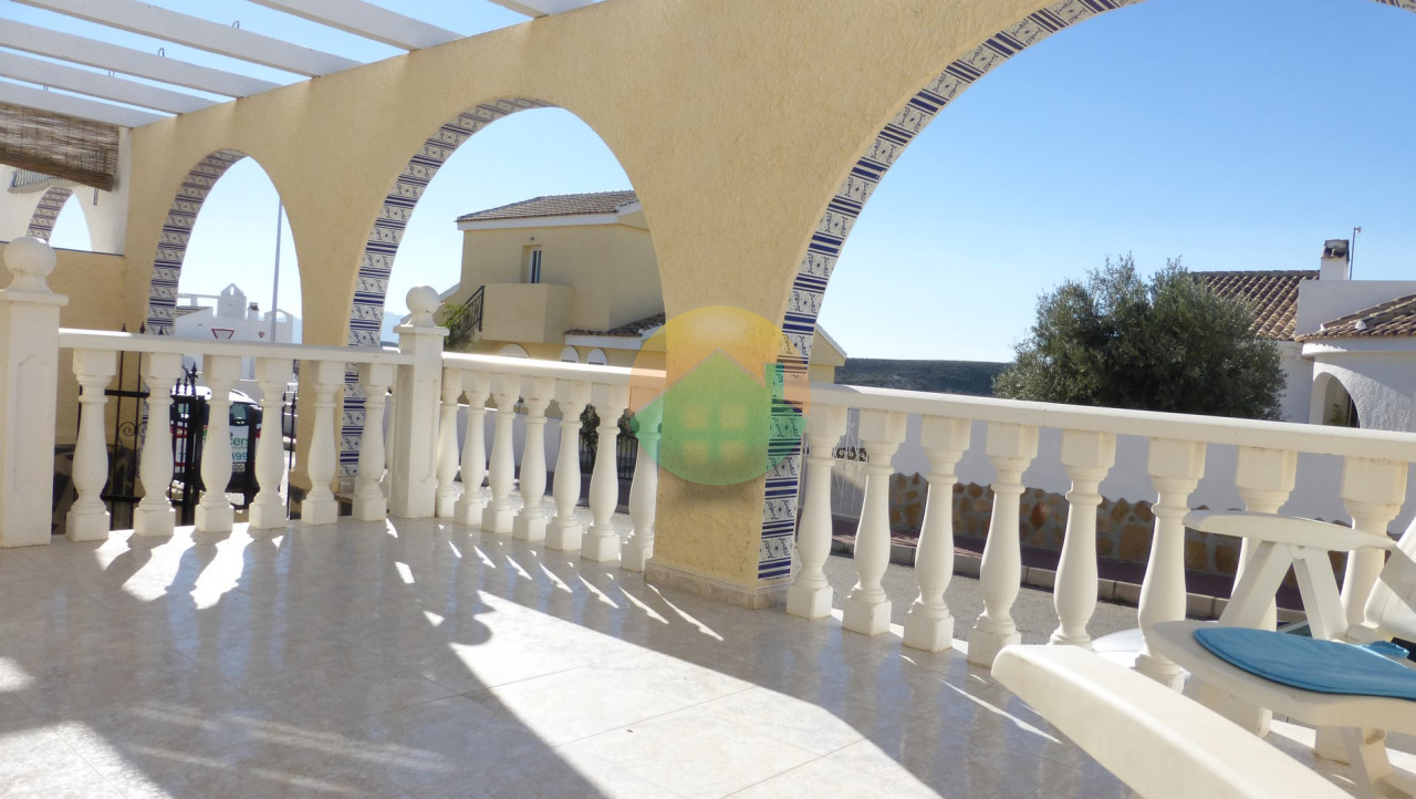 3 Bedroom Terraced For Sale