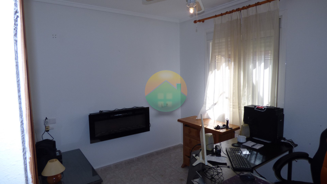 3 Bedroom Terraced For Sale
