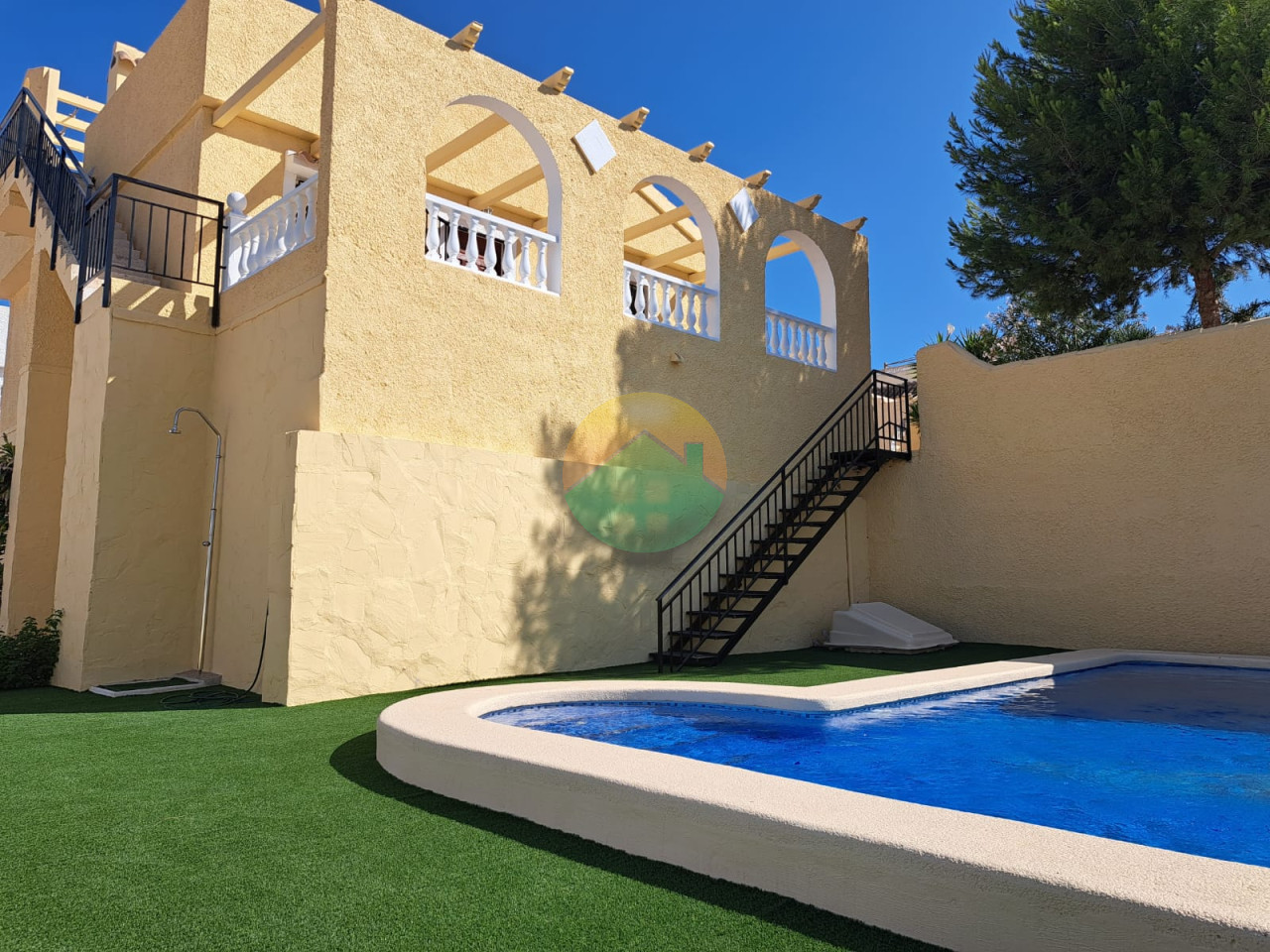 2 Bedroom Detached For Sale