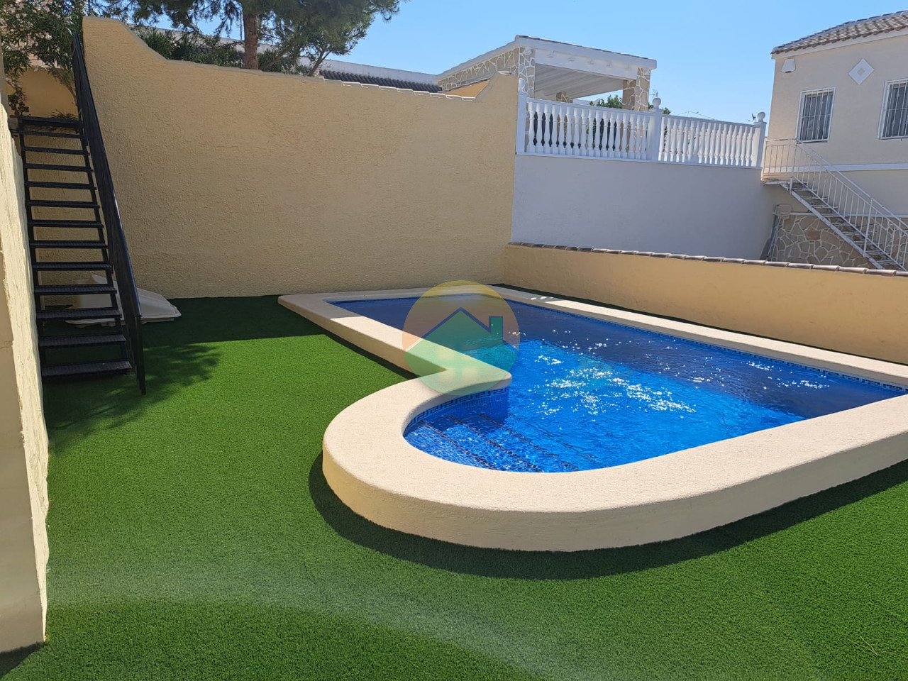 2 Bedroom Detached For Sale