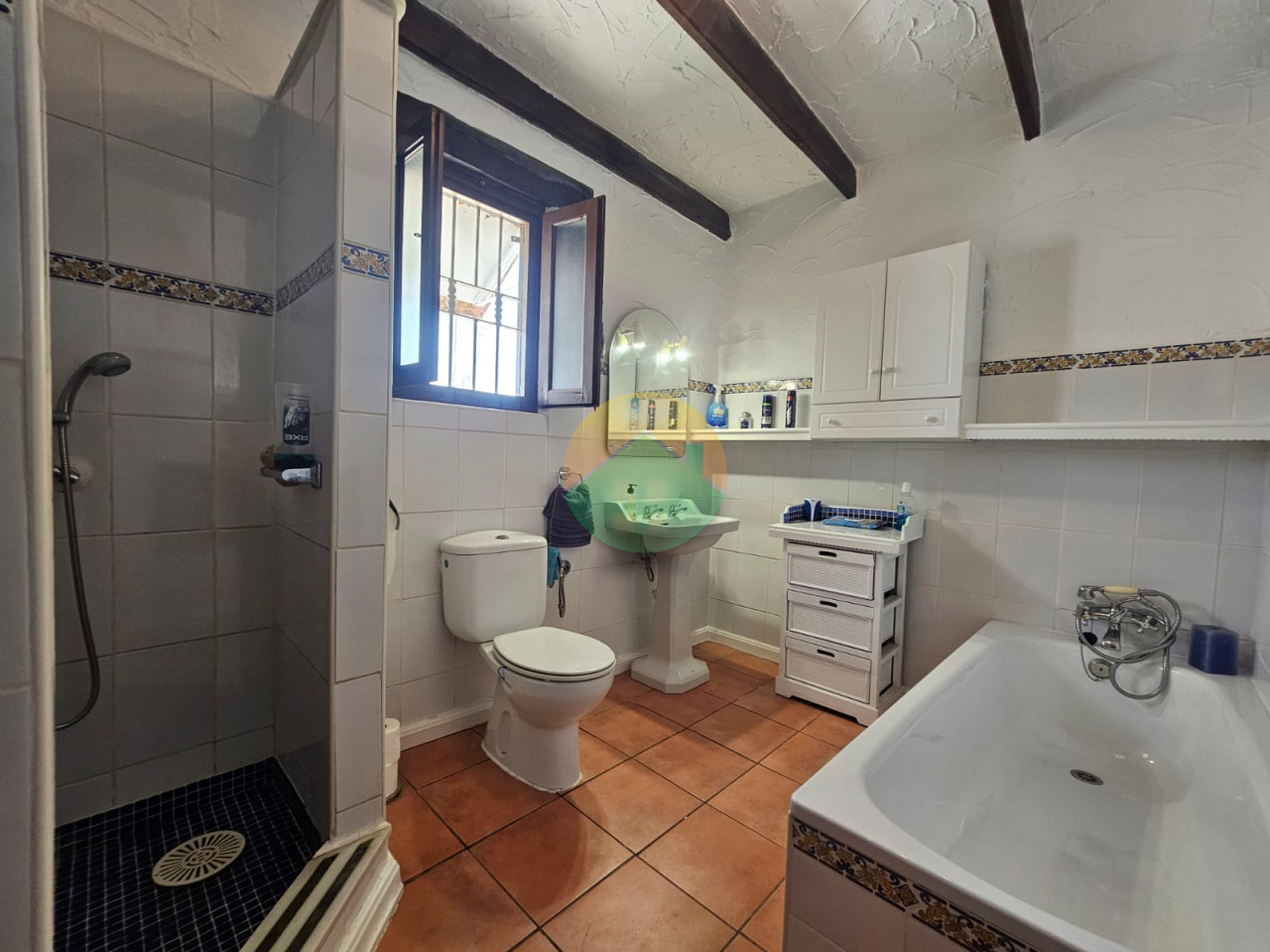 3 Bedroom Country House For Sale