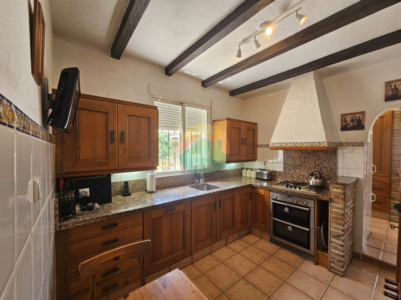 3 Bedroom Country House For Sale