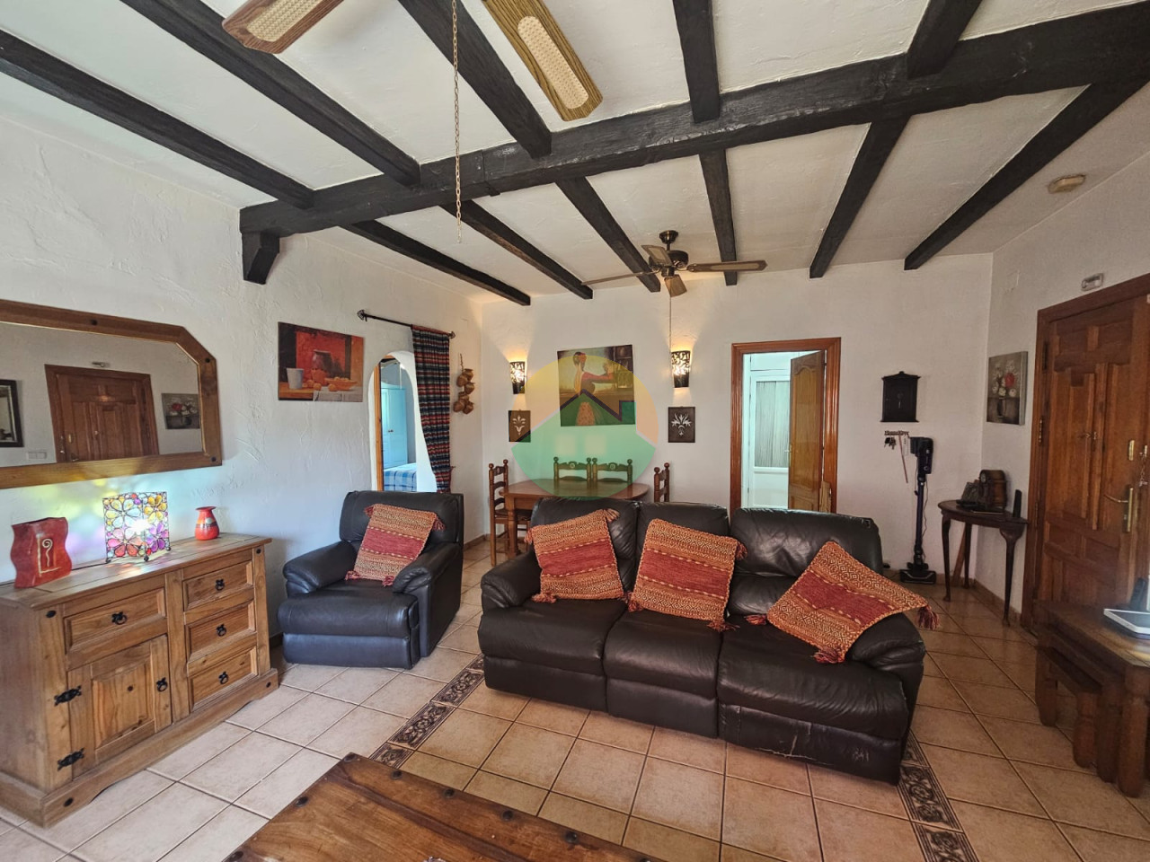 3 Bedroom Country House For Sale