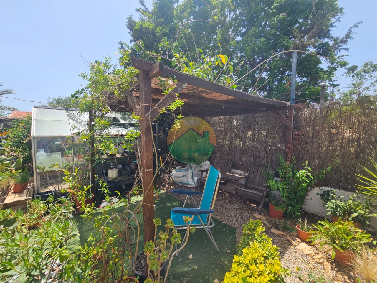 3 Bedroom Country House For Sale