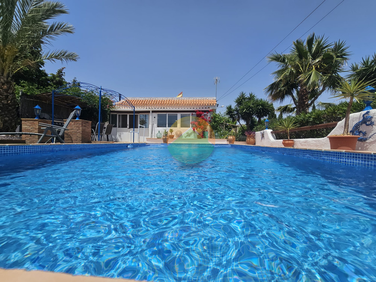 3 Bedroom Country House For Sale