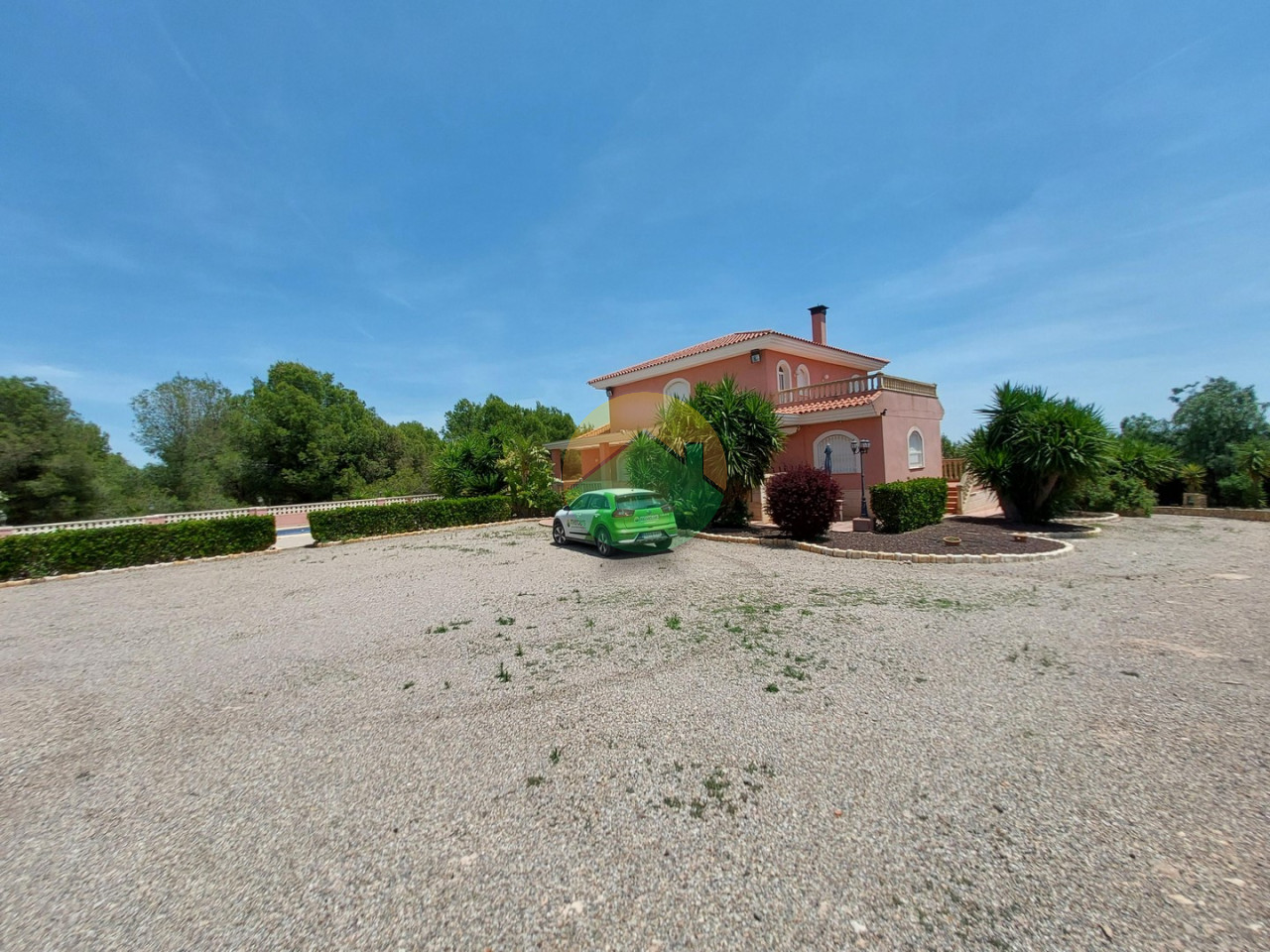 8 Bedroom  Country Villa For Sale