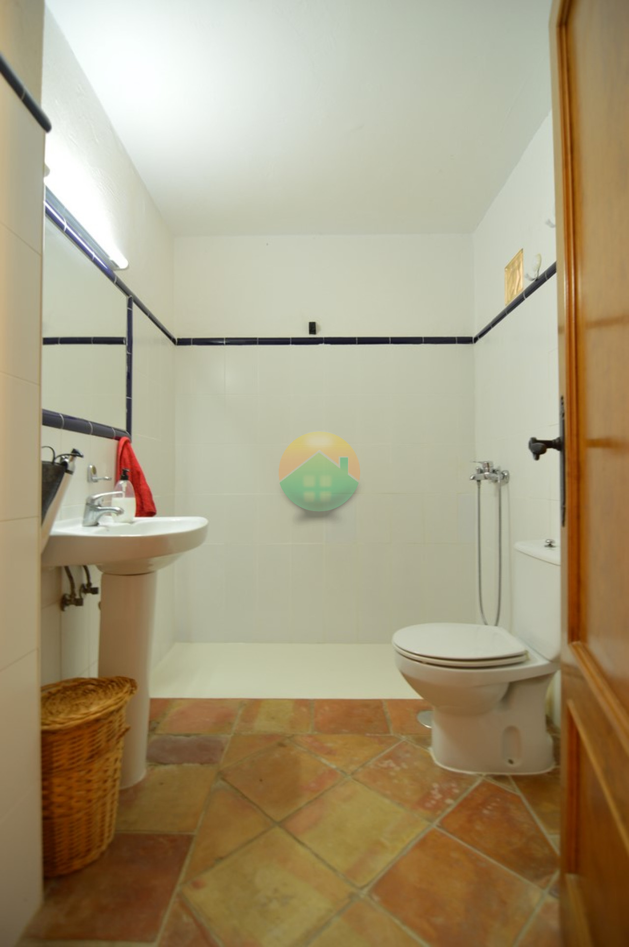 3 Bedroom Country House For Sale