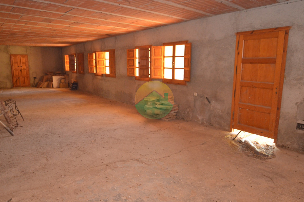 3 Bedroom Country House For Sale