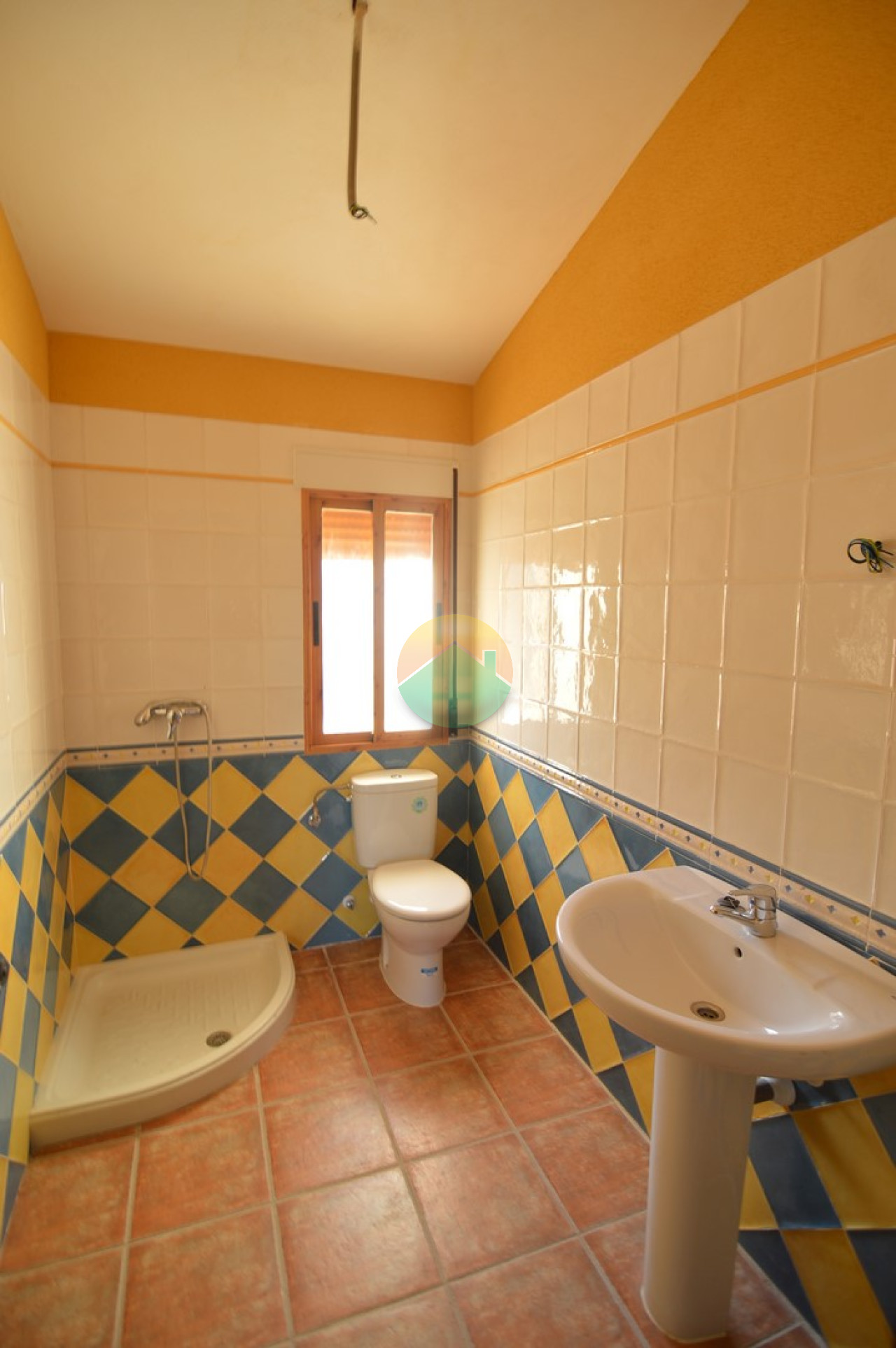 3 Bedroom Country House For Sale