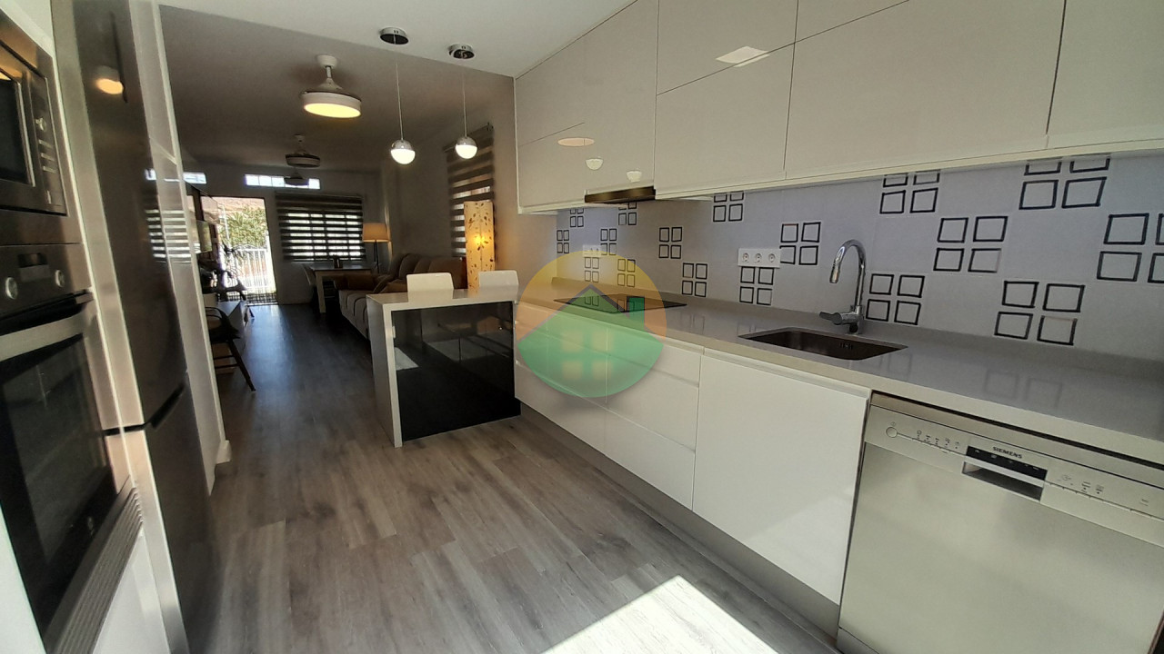 3 Bedroom Detached For Sale