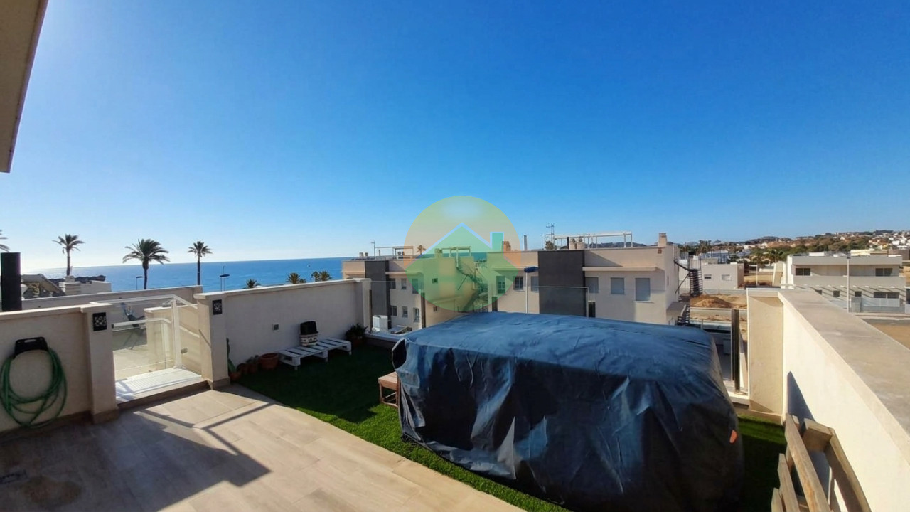 2 Bedroom Top floor Apartment For Sale