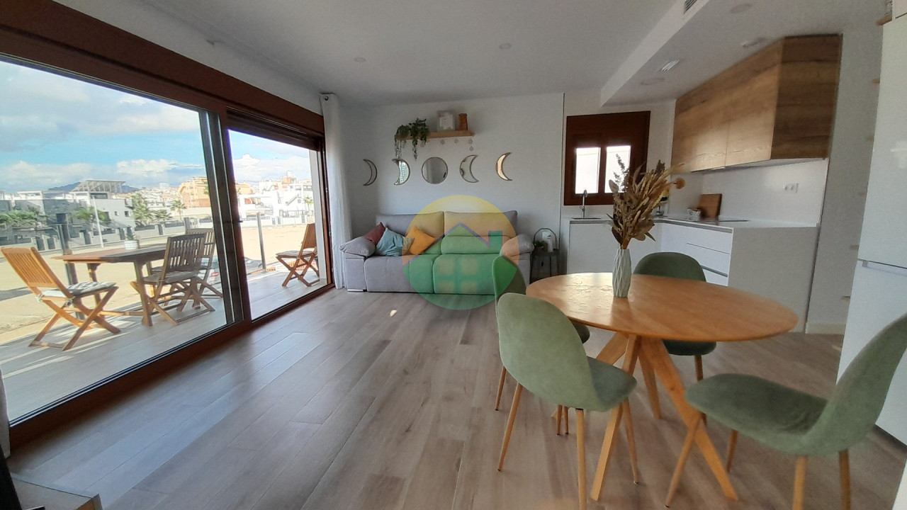 2 Bedroom Top floor Apartment For Sale