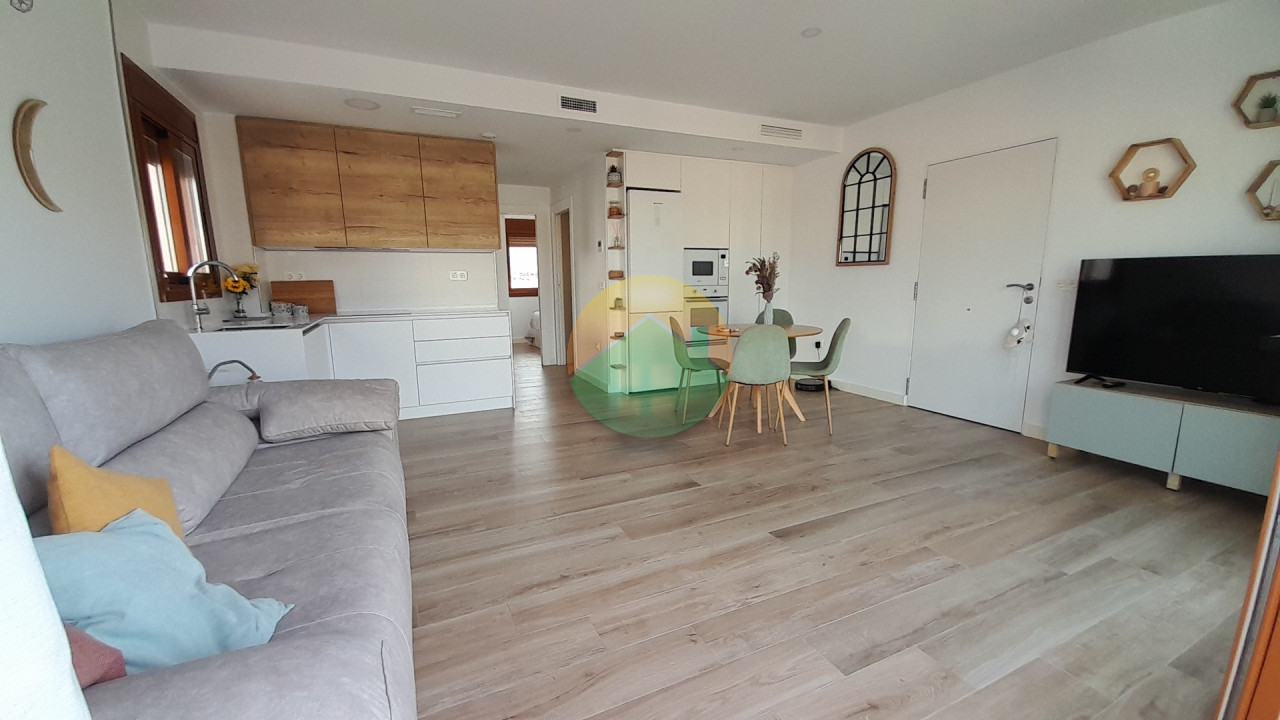 2 Bedroom Top floor Apartment For Sale