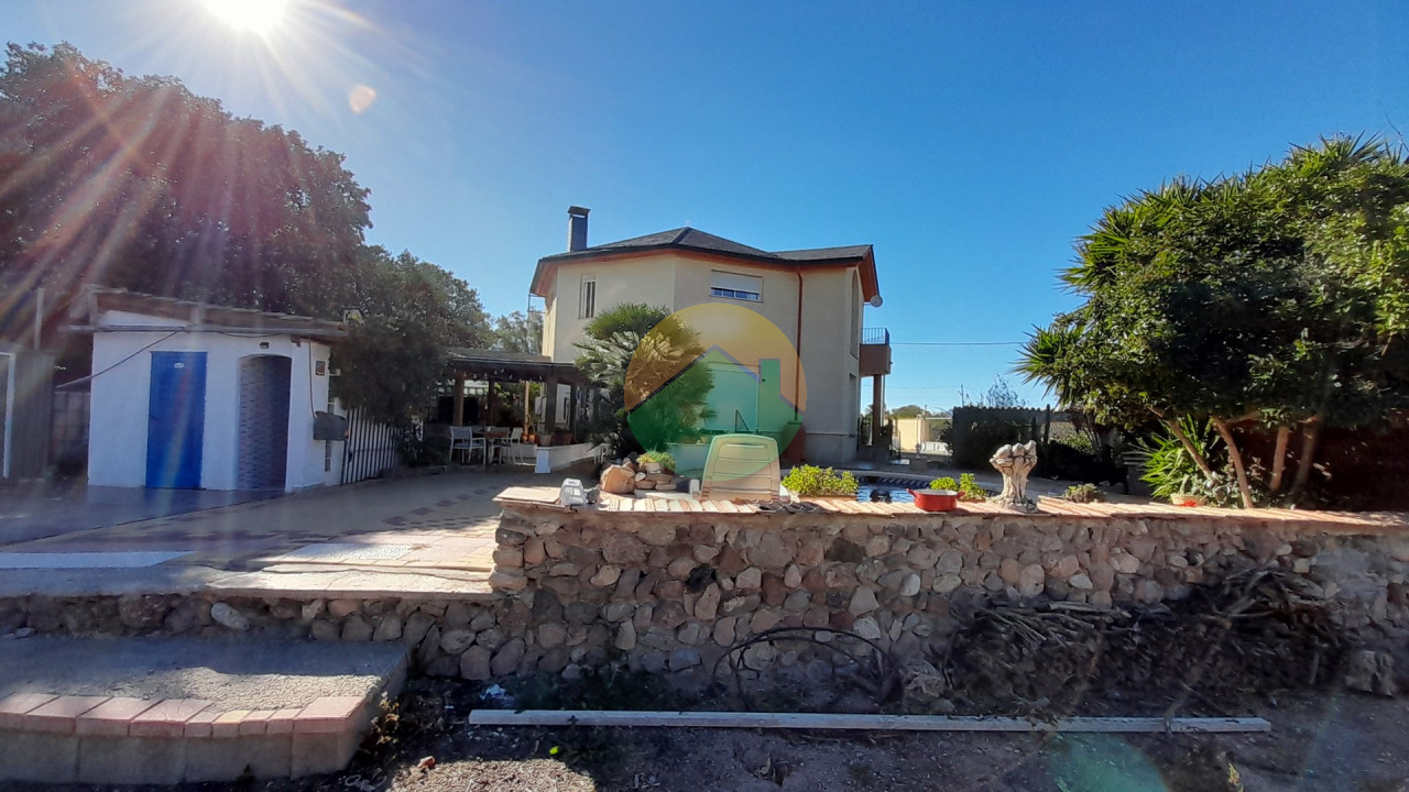 3 Bedroom Detached For Sale