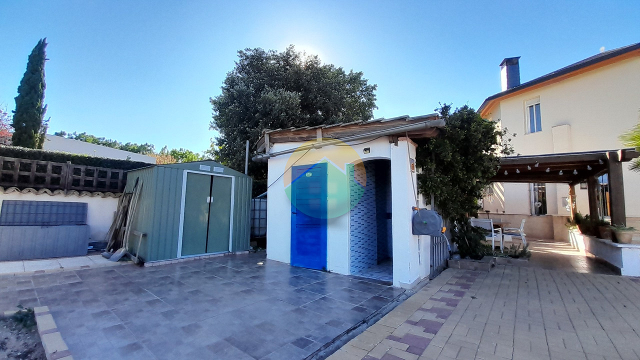 3 Bedroom Detached For Sale