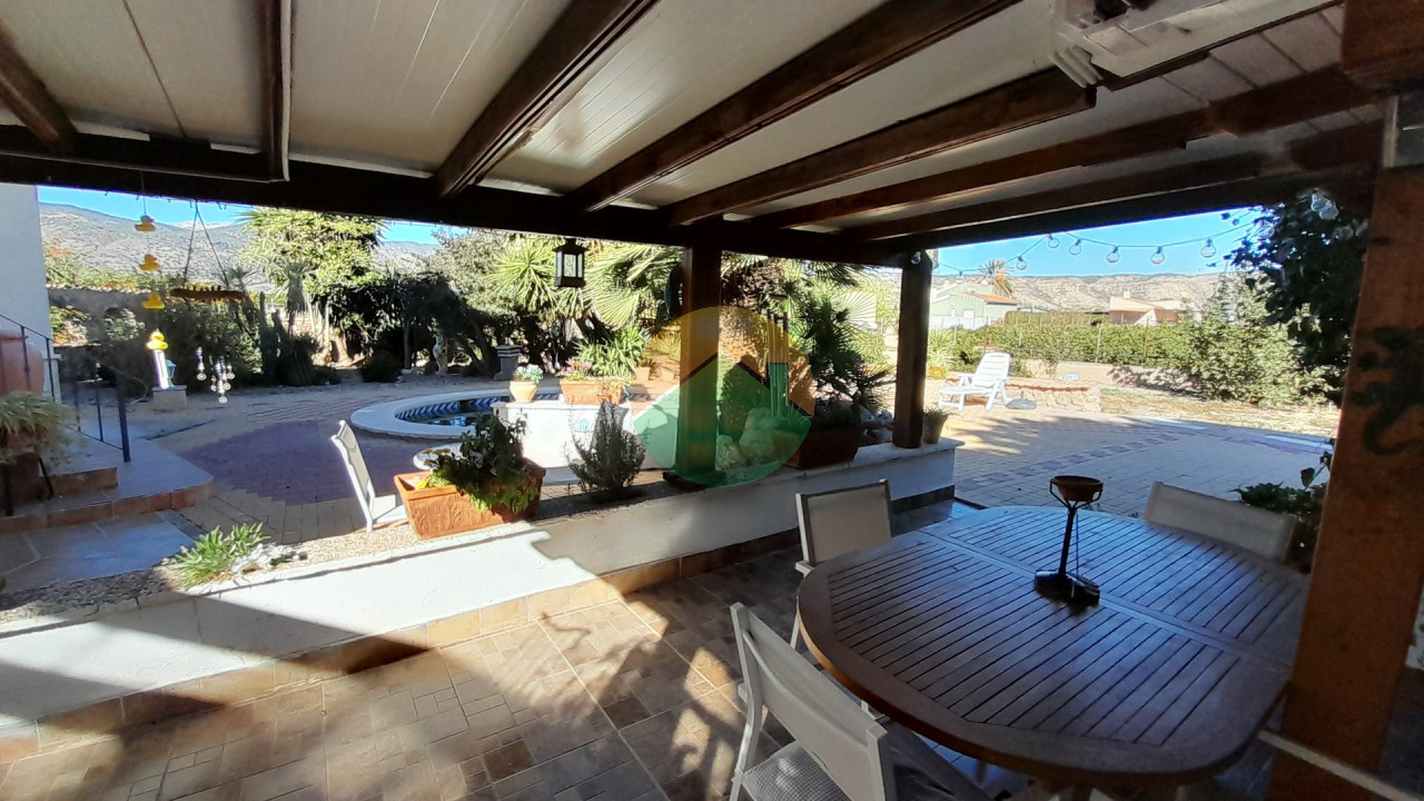 3 Bedroom Detached For Sale