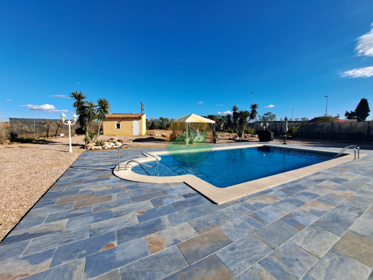 5 Bedroom Country house For Sale