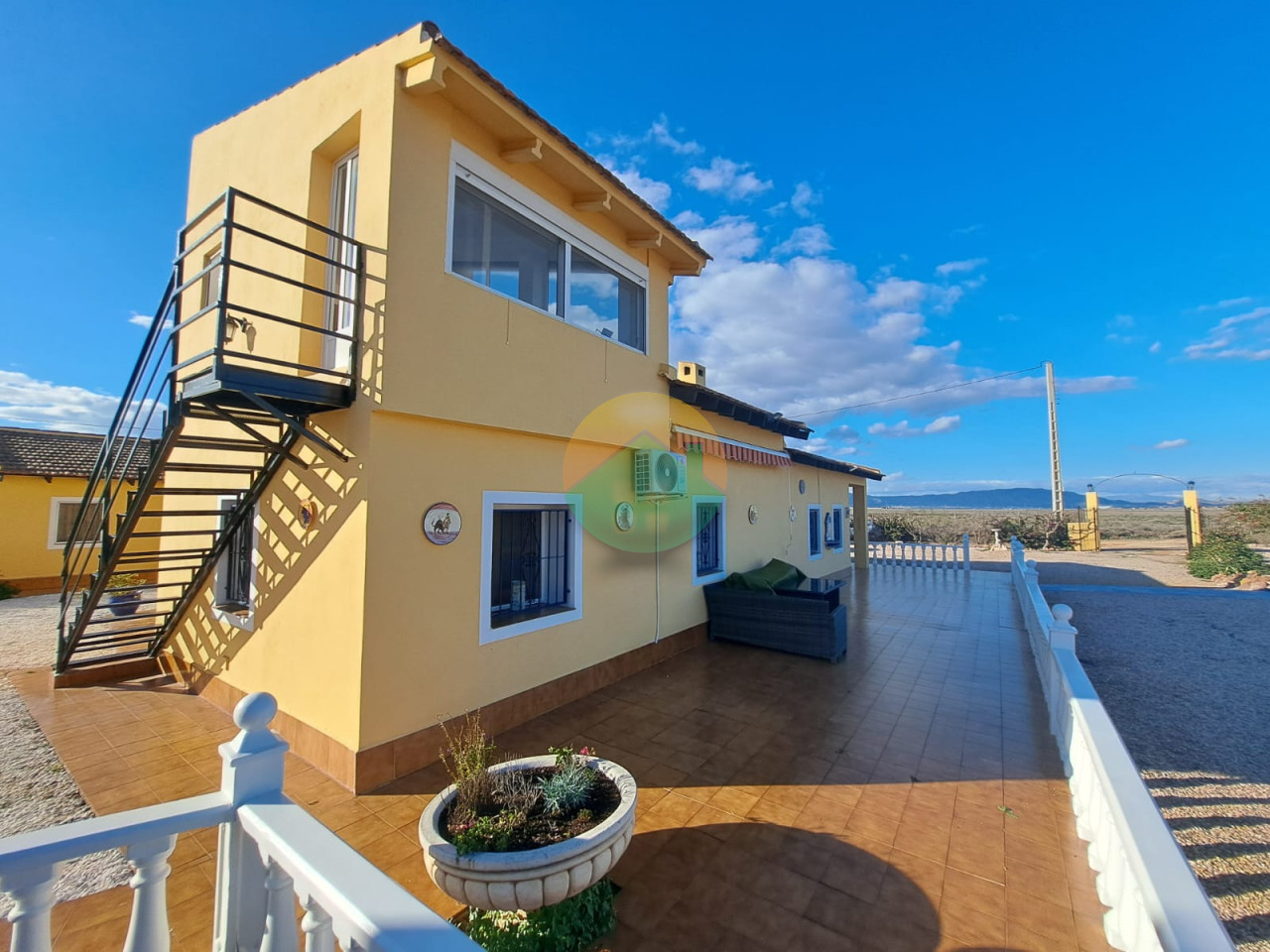 5 Bedroom Country house For Sale