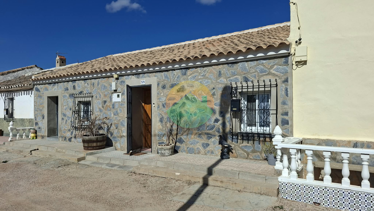 3 Bedroom Terraced For Sale