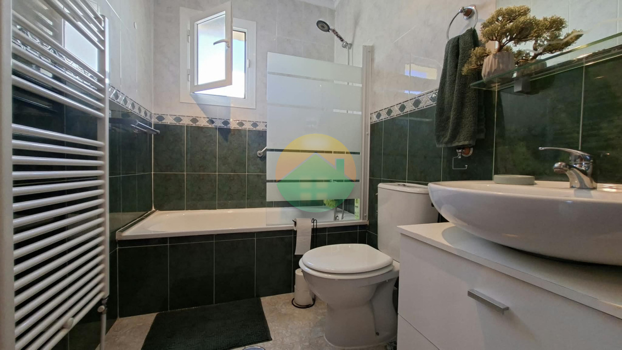 2 Bedroom Detached For sale