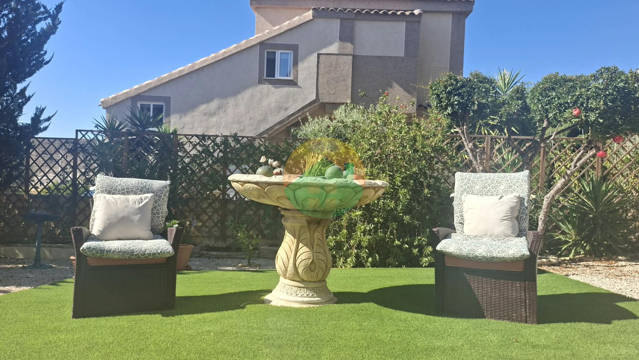 2 Bedroom Detached For sale