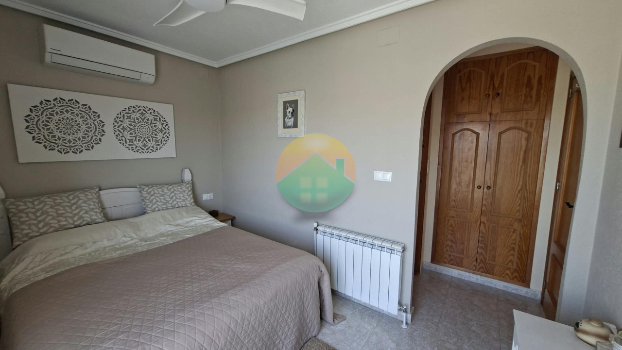 2 Bedroom Detached For sale
