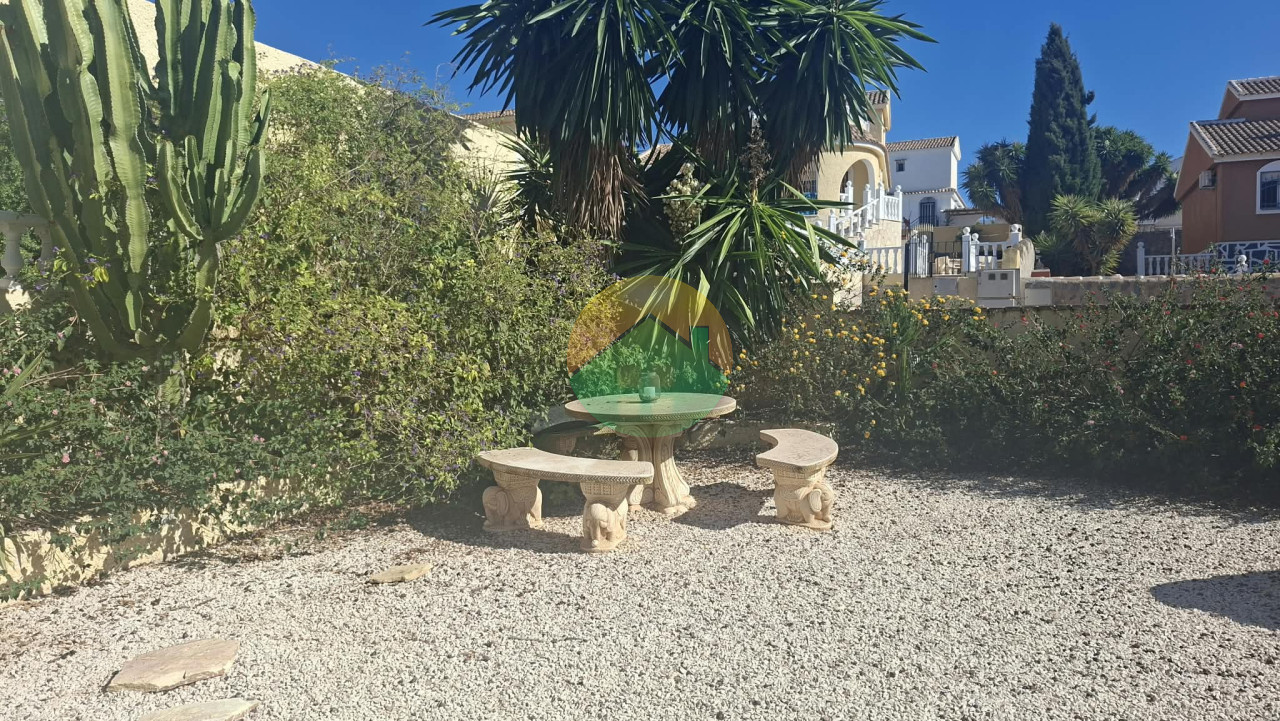 2 Bedroom Detached For sale