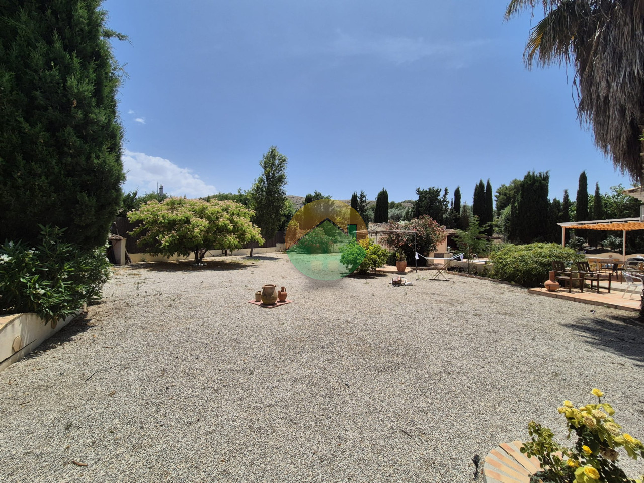3 Bedroom Country House For Sale