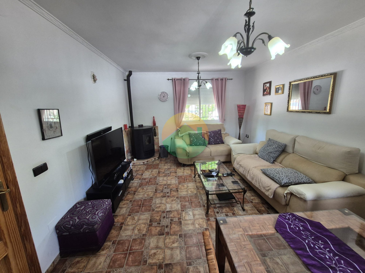 3 Bedroom Country House For Sale