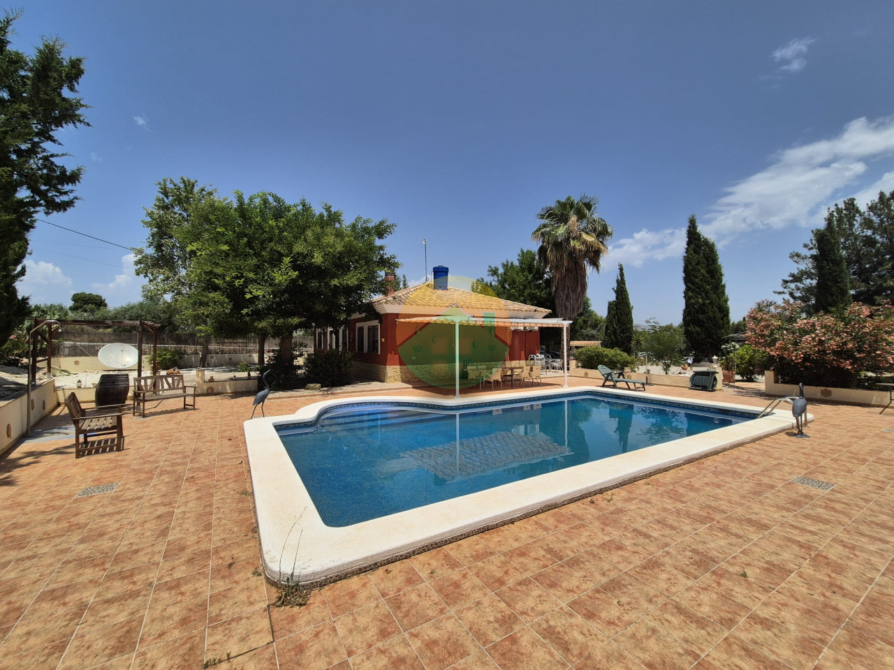 3 Bedroom Country House For Sale
