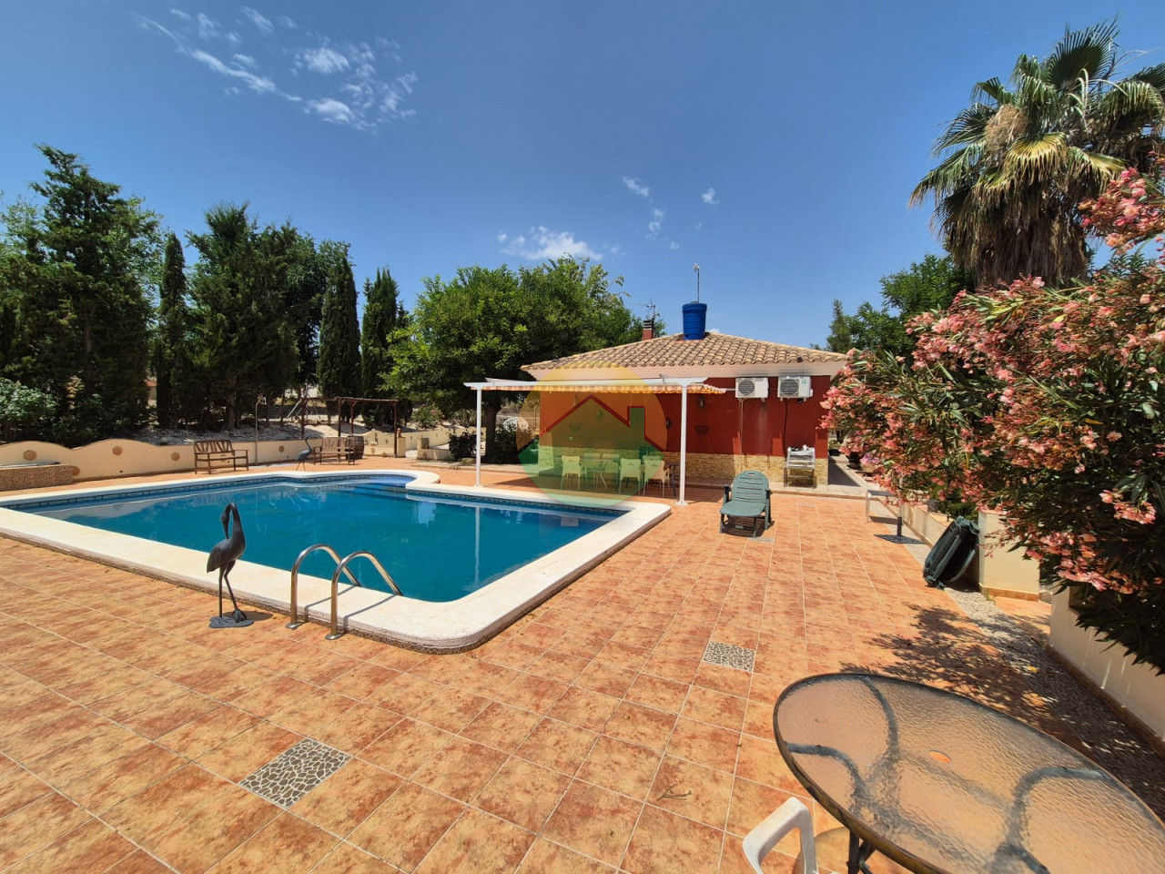 3 Bedroom Country House For Sale